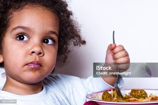 Criança Comer O Almoço - Fotografias de stock e mais imagens de 12-15 Meses - 12-15 Meses, 18 a 23 Meses, Cabelo Curto - Comprimento de Cabelo