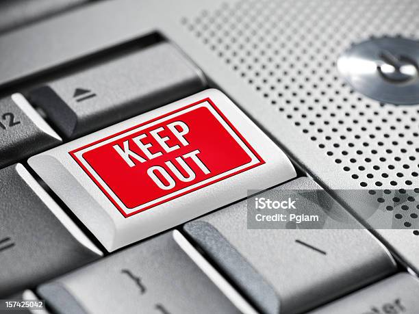 Przechowywać Ostrzeżenie Na Laptopa - zdjęcia stockowe i więcej obrazów Niebezpieczeństwo - Niebezpieczeństwo, Przycisk, Autorytet