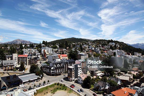 Blick Auf Die Stadt Von Bariloche Argentinien Stockfoto und mehr Bilder von Bariloche - Bariloche, Kleinstadt, Städtische Straße
