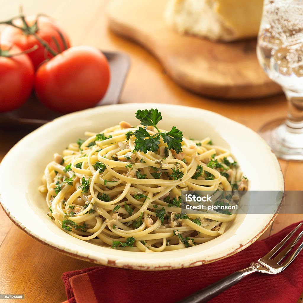 Linguini blanco de almejas - Foto de stock de Ajo libre de derechos
