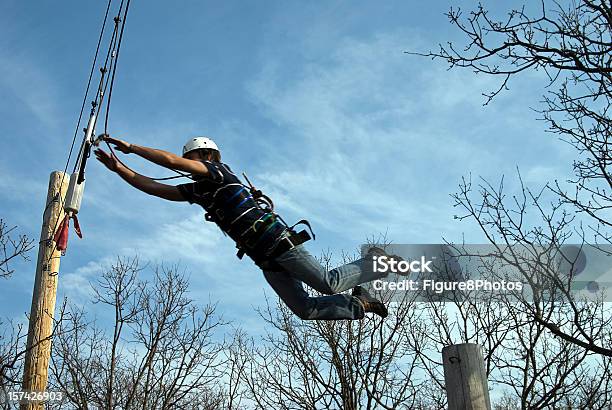 Photo libre de droit de Saut À La Perche banque d'images et plus d'images libres de droit de Aventure - Aventure, Casque, Corde