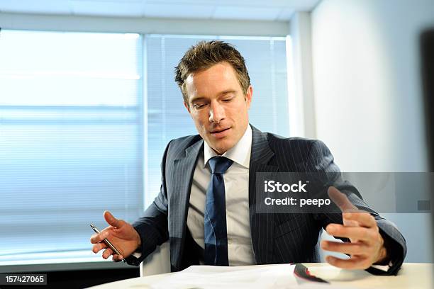 Business Mann Stockfoto und mehr Bilder von Anzug - Anzug, Arbeiten, Arbeitsstätten