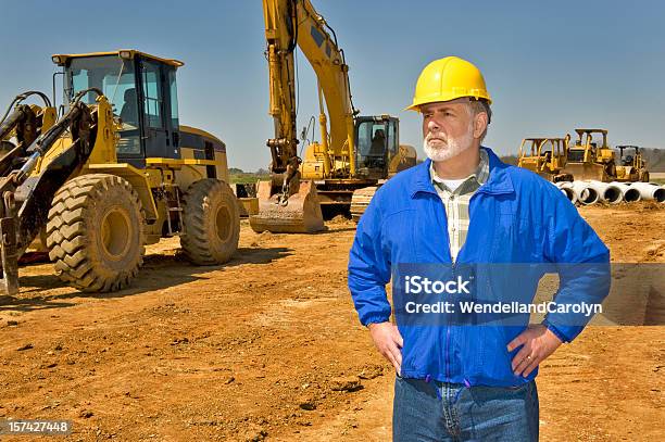 Highway Bauarbeiter Und Ausstattung Stockfoto und mehr Bilder von Arbeiter - Arbeiter, Ausrüstung und Geräte, Bauarbeiter