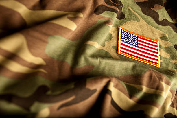 bandiera americana e camoflage (serie) militare - marines military uniform us military foto e immagini stock