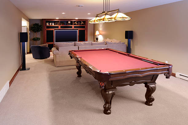 modern game room; pool table, custom lighting, hdtv, surround sound - 土庫 個照片及圖片檔