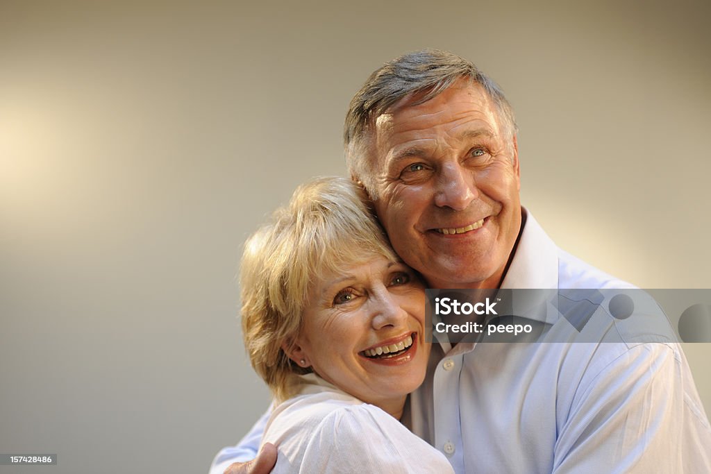 Pareja mayor - Foto de stock de 60-64 años libre de derechos