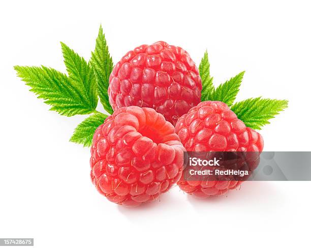 Photo libre de droit de Raspberries Avec Leafs banque d'images et plus d'images libres de droit de Framboise - Framboise, Objet ou sujet détouré, Fruit rouge