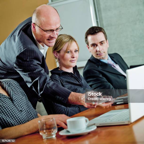 Foto de Escandalizado Gerente e mais fotos de stock de Pessoas - Pessoas, Escritório, Terceira idade