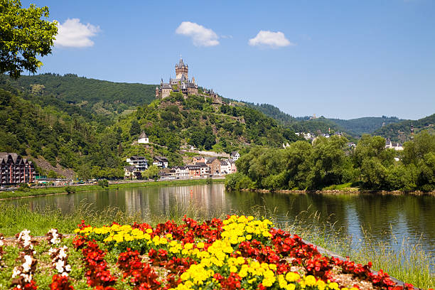 reichsburg cochem w dolina mozeli - cochem zdjęcia i obrazy z banku zdjęć