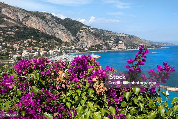 Riviera Francesa Perto De Nice - Fotografias de stock e mais imagens de Aldeia - Aldeia, Ao Ar Livre, Azul