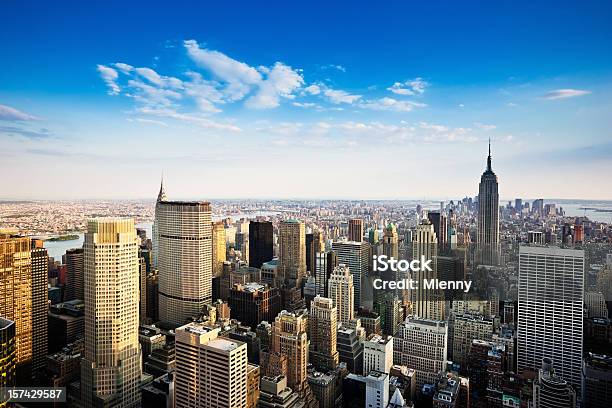 Photo libre de droit de Manhattan Lété En Ville banque d'images et plus d'images libres de droit de Empire State Building - Empire State Building, Tour Chrysler, New York City