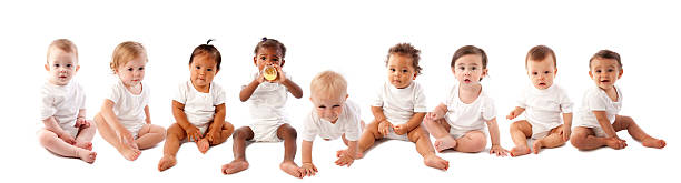 многообразие: многорасовых группы детей и малышей - babies only стоковые фото и изображения