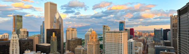 istock Aerial View of Downtown Chicago (XXXL) 157430041