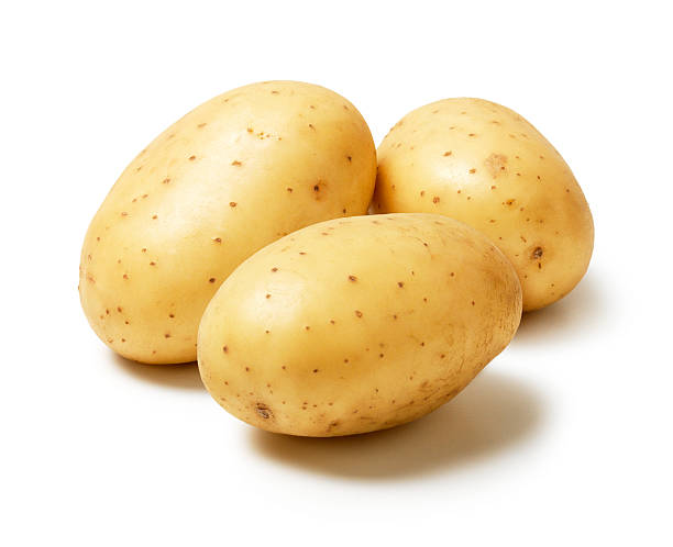 tres de papas - raw potato sweet potato vegetable food fotografías e imágenes de stock