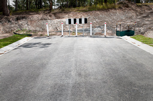 separation of traffic lanes on the highway using movable barriers. they are used in places where the driving directions are too close. during repairs, traffic is re-measured in the opposite direction, modular, removable, opposite