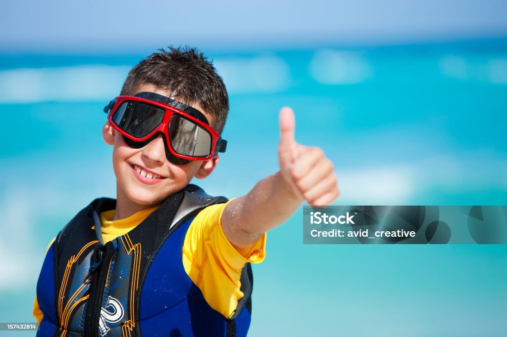 Urlaub Lifestyle-Schnorcheln junge Daumen hoch - Lizenzfrei 10-11 Jahre Stock-Foto