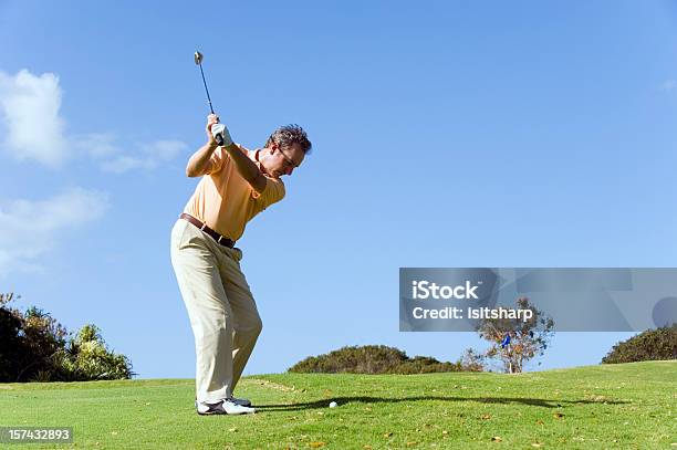 Jogador De Golfe - Fotografias de stock e mais imagens de 30-34 Anos - 30-34 Anos, Adulto, Ao Ar Livre