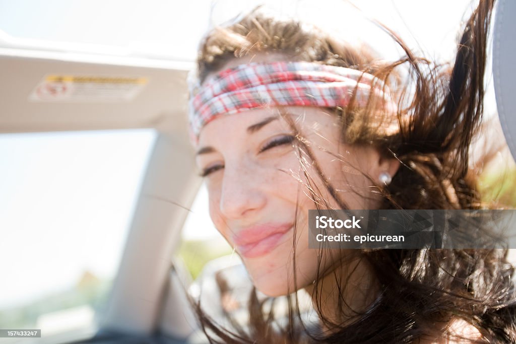 Fille en voiture décapotable - Photo de Californie libre de droits