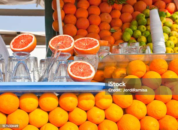 Foto de Refrescante De Frutas Cítricas e mais fotos de stock de Abundância - Abundância, Alimentação Saudável, Amarelo