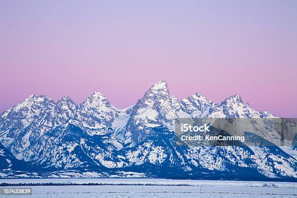 Catena Montuosa Teton In Inverno - Fotografie stock e altre immagini di Inverno - Inverno, Jackson Hole, Catena montuosa Teton