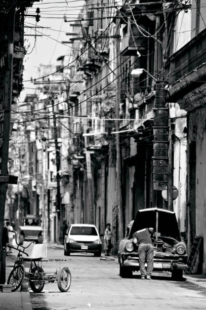 istock streets of havana 157434587