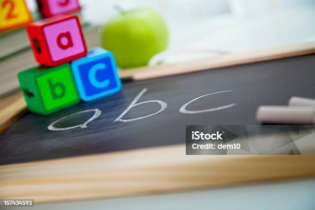 Foto de Chalkboard Com Abc e mais fotos de stock de Aprender - Aprender, Educação, Espaço para Texto