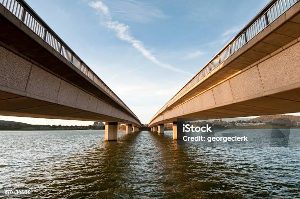 Foto de Ponte De Perspectiva e mais fotos de stock de Dois Objetos - Dois Objetos, Ponte, Estrada