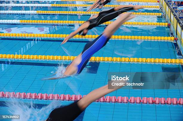 Kobieta Pływaczki - zdjęcia stockowe i więcej obrazów 20-24 lata - 20-24 lata, Aktywny tryb życia, Antycypacja