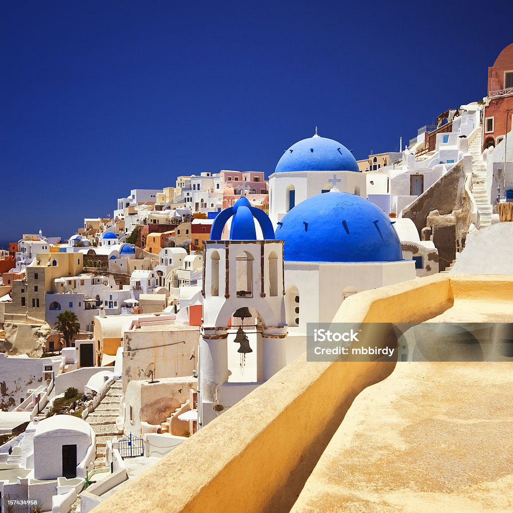 Santorini famosa Iglesia - Foto de stock de Grecia - Europa del sur libre de derechos