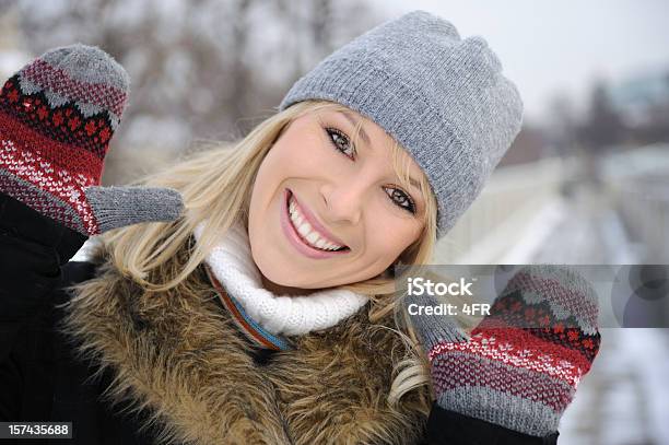 Naturalne Piękno Portret Zimowy Odkryty - zdjęcia stockowe i więcej obrazów 20-24 lata - 20-24 lata, 20-29 lat, Adolescencja