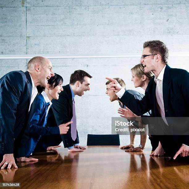 Wer Ist Hier Der Boss Stockfoto und mehr Bilder von Streiten - Streiten, Konflikt, Menschengruppe