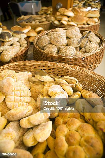 Pão - Fotografias de stock e mais imagens de Alimentação Saudável - Alimentação Saudável, Buffet, Comida