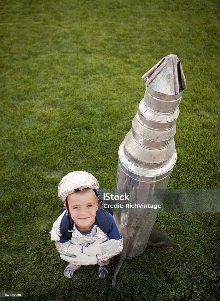 若い宇宙飛行士 - ロケットのロイヤリティフリーストックフォト