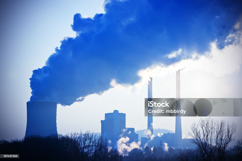 La contaminación del aire de la industria pesada - Foto de stock de Cambio climático libre de derechos