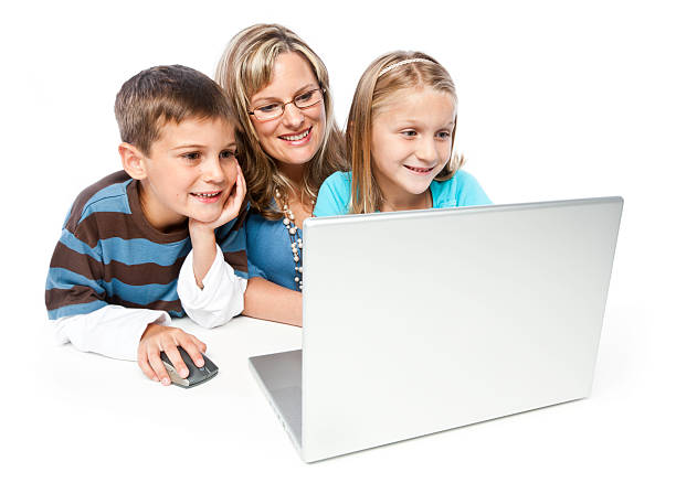 家族にコンピュータ - child 6 7 years education school ストックフォトと画像