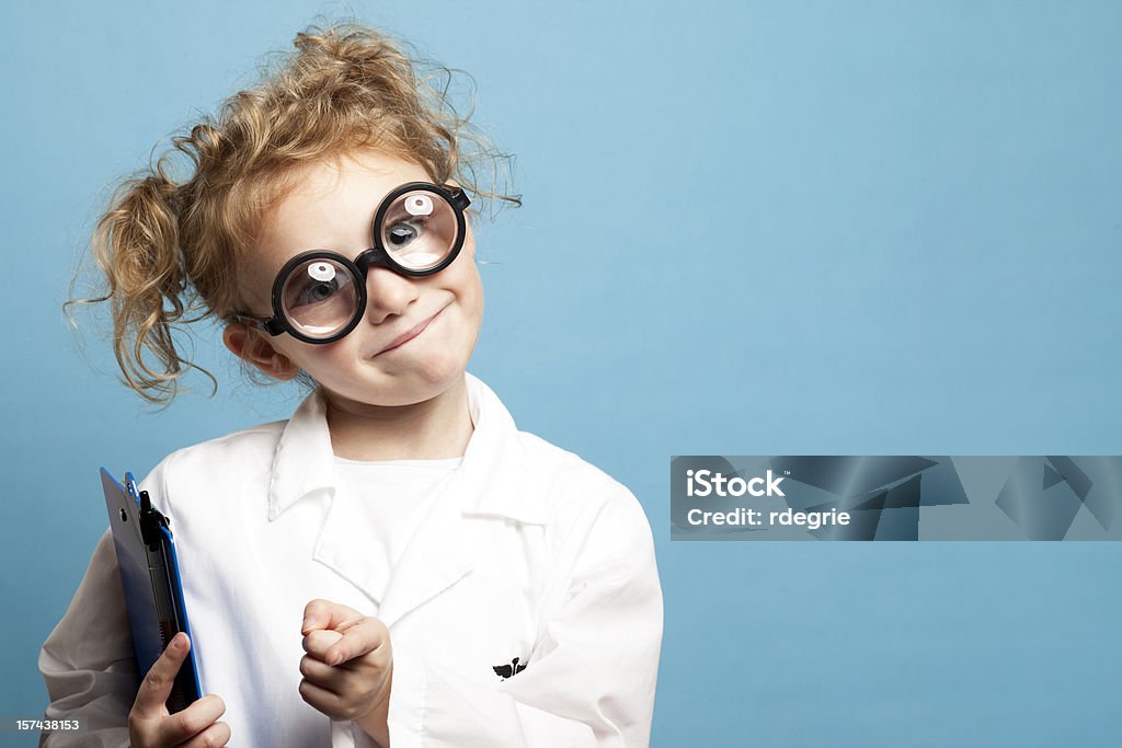 Sorrindo criança médico com área de transferência - Foto de stock de Humor royalty-free