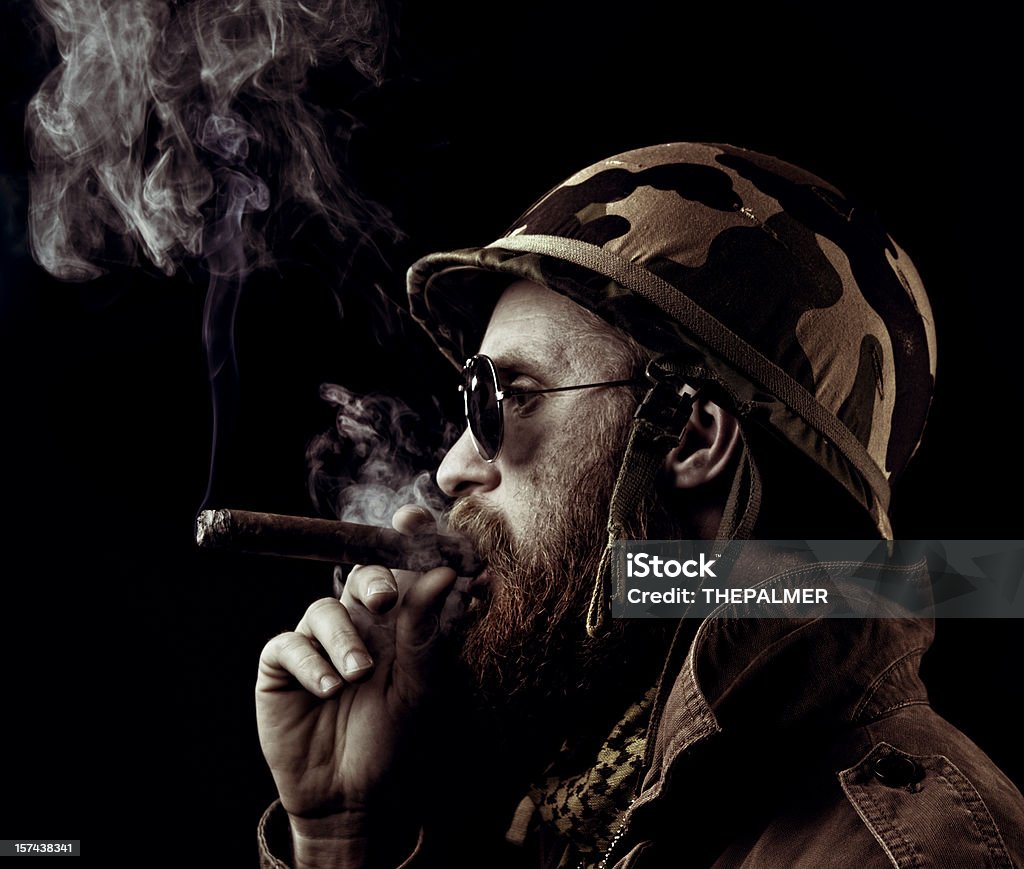 Exército diretor de charuto fumar a vitória - Foto de stock de Acender royalty-free
