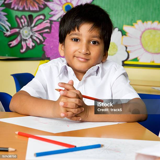 Primary School Musterschüler Stockfoto und mehr Bilder von Indischer Abstammung - Indischer Abstammung, Kind, Klassenzimmer