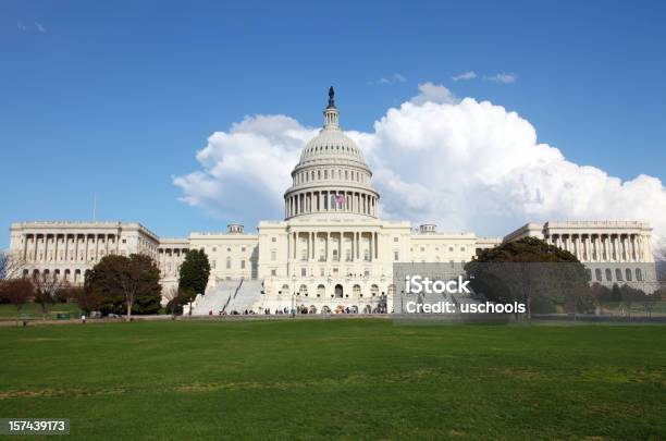 Ee Uu Capitolio De Resorte Foto de stock y más banco de imágenes de Biblioteca del Congreso - Biblioteca del Congreso, Bandera estadounidense, Capitol Hill