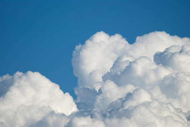 nubes - cotton cloud cloudscape cumulus cloud fotografías e imágenes de stock