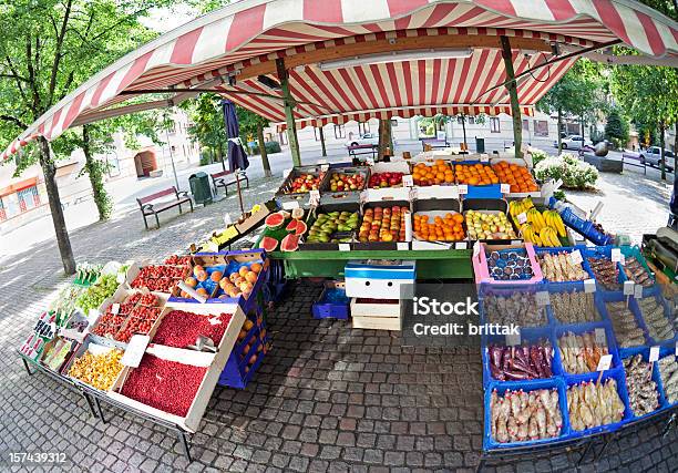 다채로운 가판대 파머스 마켓 스톡홀름 어안 렌즈 건강한 식생활에 대한 스톡 사진 및 기타 이미지 - 건강한 식생활, 과일, 농산물 직판장