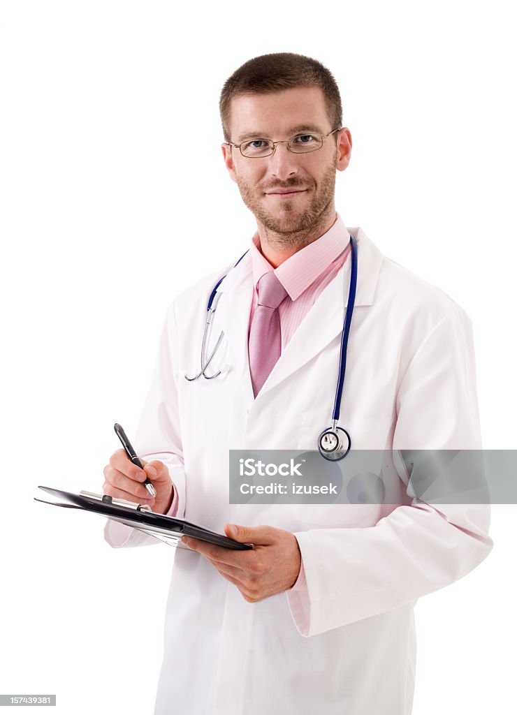 Männlichen Arzt lächelnd, Studio-Portrait - Lizenzfrei Weißer Hintergrund Stock-Foto