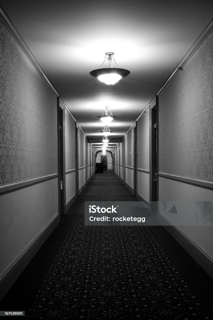 Spooky Old en blanco y negro - Foto de stock de Embrujado libre de derechos