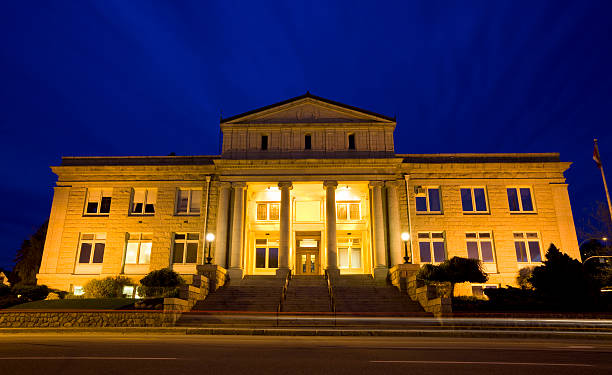 istock Court house in Vernon 157439758