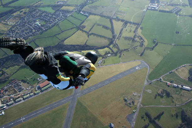 skydive - stuntman stock-fotos und bilder