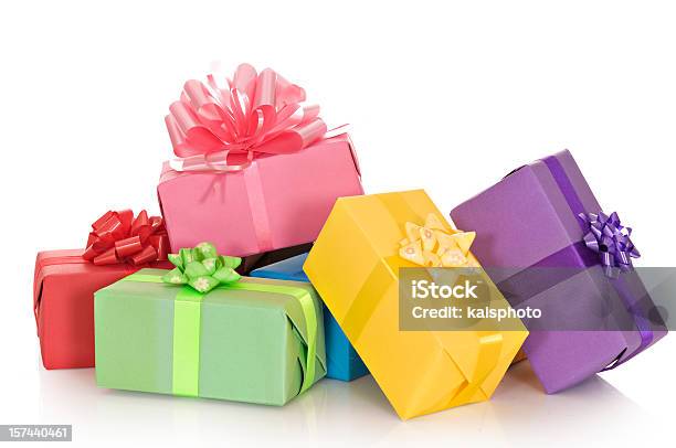 Photo libre de droit de Giftboxes Dans Une Pile banque d'images et plus d'images libres de droit de Cadeau - Cadeau, Empilé, Papier d'emballage