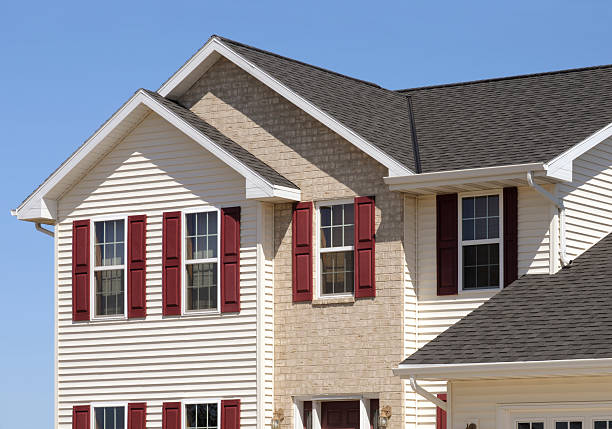 istock New Home With Vinyl Siding and Brick 157440625