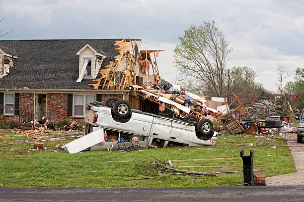 tornado victims - beschadigd stockfoto's en -beelden