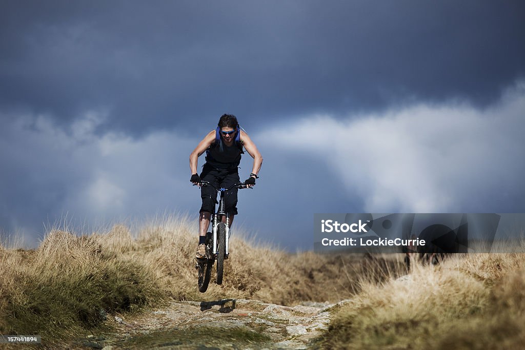 Mountain Motociclista - Foto de stock de Adulto royalty-free