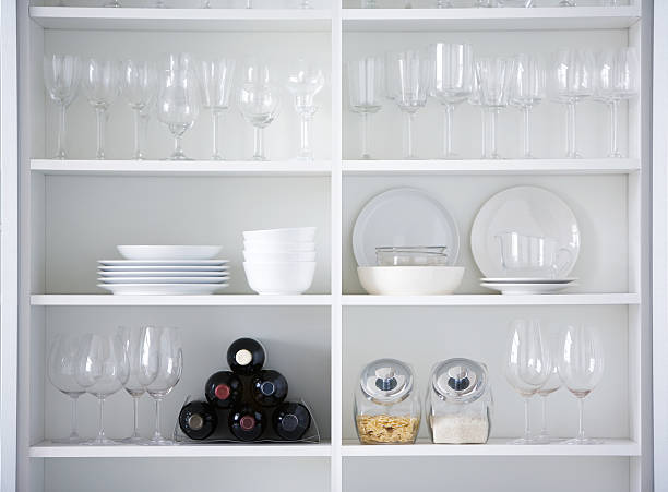 küche schrank - glass wineglass empty dishware stock-fotos und bilder